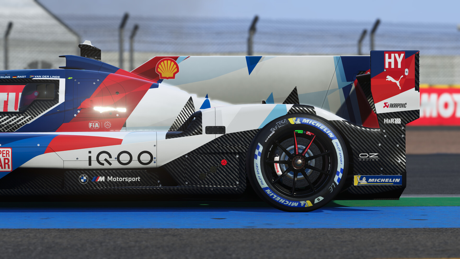 BMW M Hybrid V8